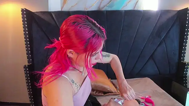 NIKI SANTANA online show from 09-18-25, 03:52