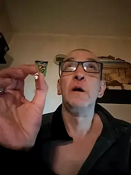 Nylonschlampe510 online show from 09-11-25, 01:49