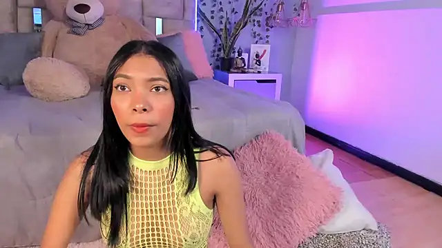 KarolRojas  online show from 01-19-25, 07:15