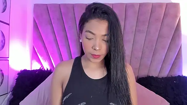 KarolRojas  online show from 10-25-25, 03:25