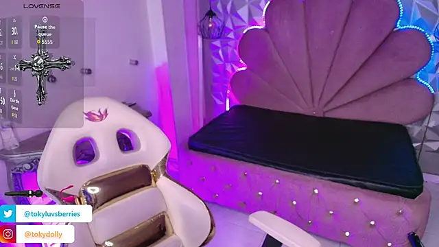 Snapshot of toky_doll chatting on 10-10-25, 09:25 toky doll online show from 10-10-25, 09:25