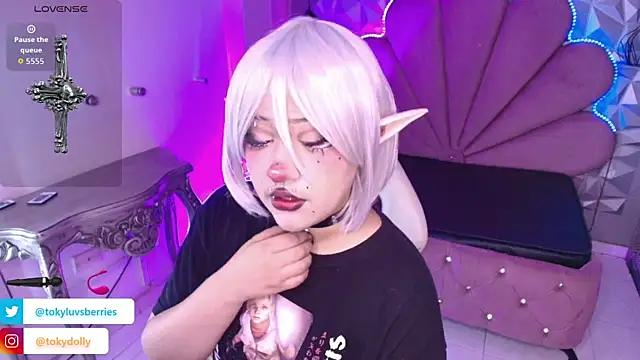 Snapshot of toky_doll chatting on 10-13-25, 04:07 toky doll online show from 10-13-25, 04:07