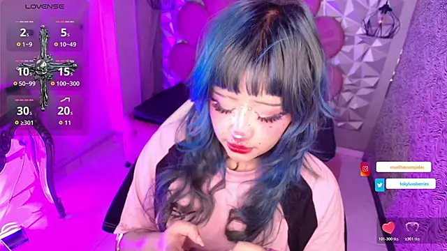 Snapshot of toky_doll chatting on 11-24-25, 08:41 toky doll online show from 11-24-25, 08:41