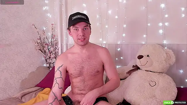 ArthurWhitee online show from 11-04-25, 08:46