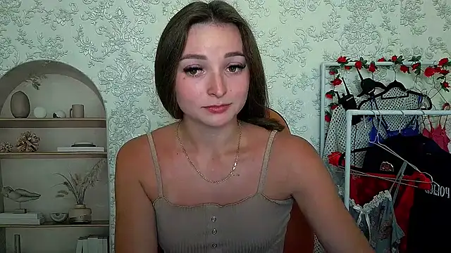  Barbie Kiss  online show from 09-19-25, 04:18