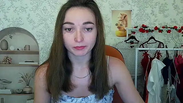  Barbie Kiss  online show from 11-11-25, 03:45