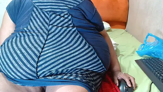 tinagiant online show from 11-10-25, 08:02