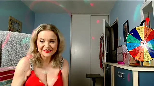 Snapshot of sexyjennyeu chatting on 03-14-25, 08:38 sexyjennyeu online show from 03-14-25, 08:38