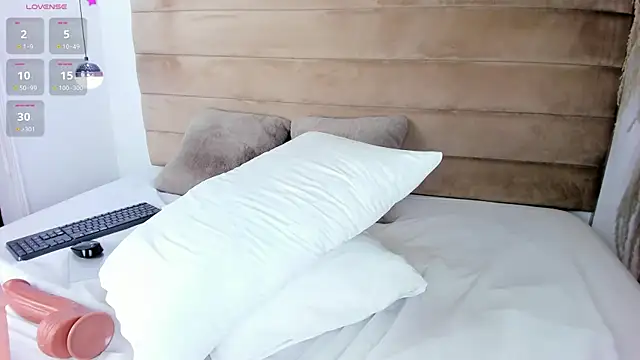 Snapshot of IsabellaJonns chatting on 12-05-24, 07:16 IsabellaJonns online show from 12-05-24, 07:16