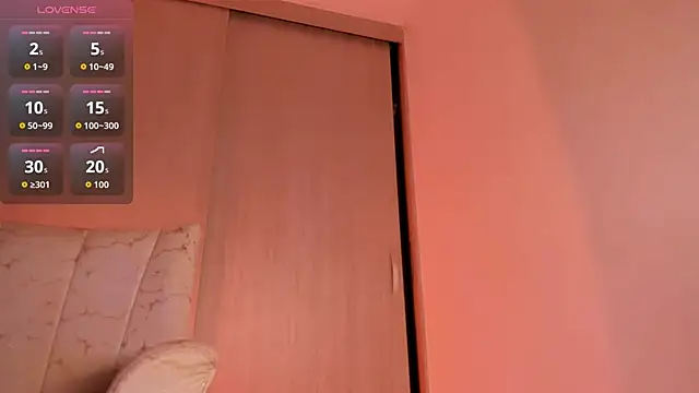 Snapshot of CoralineKam1 chatting on 11-06-25, 08:10 CoralineKam1 online show from 11-06-25, 08:10