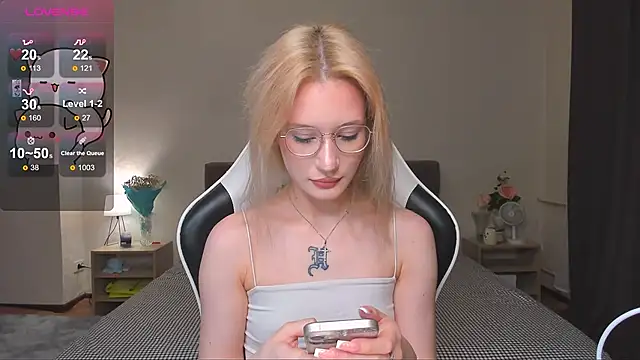 DearLia online show from 12-22-24, 04:39