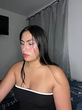 Snapshot of _Danaa chatting on 02-23-26, 02:42 Danaa online show from 02-23-26, 02:42