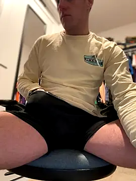 PeytonJohnn online show from 11-24-25, 05:56