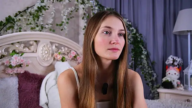 Snapshot of MonaEldon chatting on 11-28-25, 02:03 MonaEldon online show from 11-28-25, 02:03