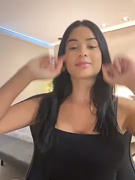 Laisabrazil online show from 11-17-25, 05:52