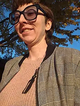 lovelylucyy online show from 12-19-25, 10:50