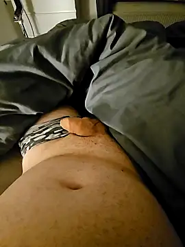 Feelixbi99 online show from 12-19-24, 03:30