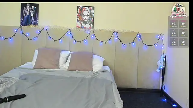 Snapshot of MuscleXXXBarbie chatting on 12-30-24, 12:43 MuscleXXXBarbie online show from 12-30-24, 12:43