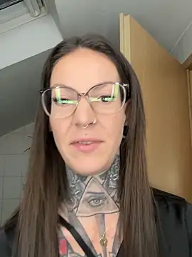 Snapshot of BrownieyQueen chatting on 11-07-25, 05:40 BrownieyQueen online show from 11-07-25, 05:40