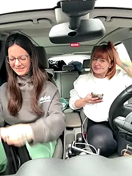 Snapshot of BrownieyQueen chatting on 11-28-25, 08:50 BrownieyQueen online show from 11-28-25, 08:50