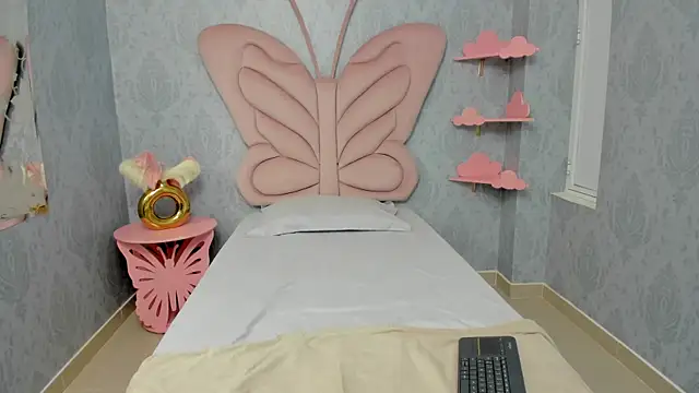 Snapshot of MaddyCute4u chatting on 02-12-25, 11:40 MaddyCute4u online show from 02-12-25, 11:40