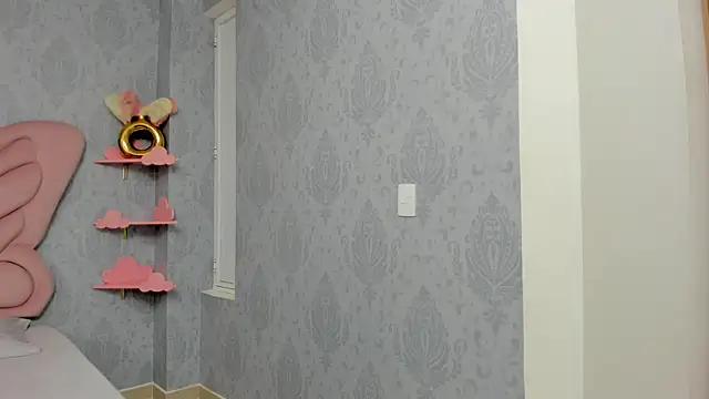 Snapshot of MaddyCute4u chatting on 02-15-25, 11:28 MaddyCute4u online show from 02-15-25, 11:28