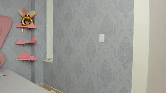 Snapshot of MaddyCute4u chatting on 02-17-25, 03:20 MaddyCute4u online show from 02-17-25, 03:20