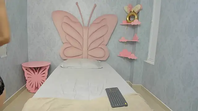 Snapshot of MaddyCute4u chatting on 02-21-25, 11:33 MaddyCute4u online show from 02-21-25, 11:33