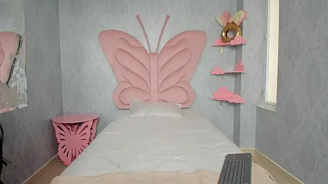 Snapshot of MaddyCute4u chatting on 02-26-25, 02:57 MaddyCute4u online show from 02-26-25, 02:57