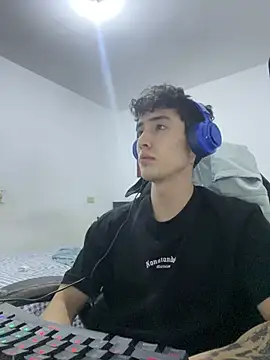 gojo satoru 18 online show from 02-17-26, 02:30