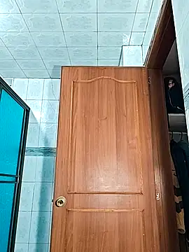 Snapshot of helena_smith chatting on 11-21-25, 04:11 helena smith online show from 11-21-25, 04:11