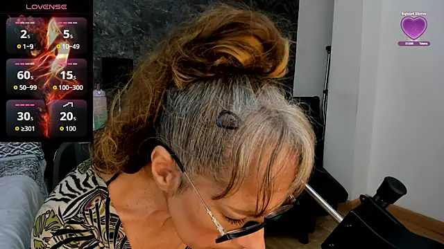 Bella Evans  online show from 11-15-25, 06:59