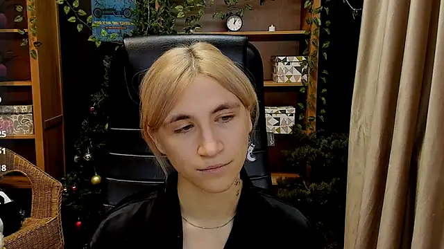 Moon13152 online show from 12-15-24, 02:52