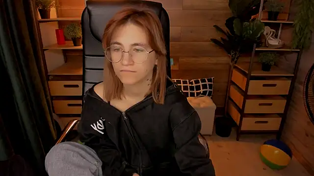 Moon13152 online show from 10-11-25, 08:40