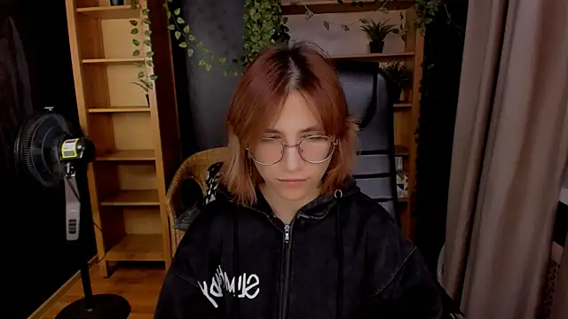 Moon13152 online show from 10-22-25, 08:30