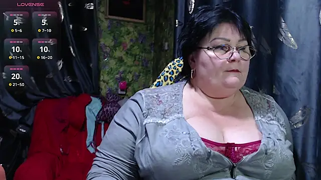 Snapshot of Goddess57 chatting on 10-13-25, 09:15 Goddess57 online show from 10-13-25, 09:15