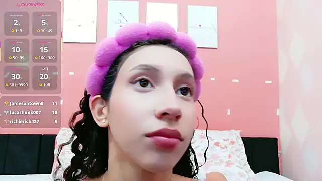 Snapshot of Beautifulskinny18 chatting on 10-22-25, 07:46 Beautifulskinny18 online show from 10-22-25, 07:46