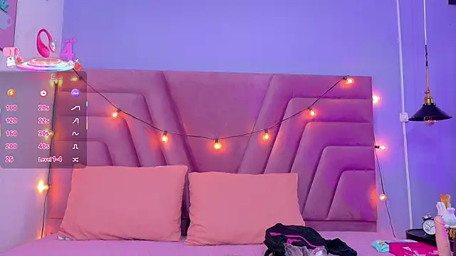 Snapshot of Beautifulskinny18 chatting on 10-24-25, 07:54 Beautifulskinny18 online show from 10-24-25, 07:54