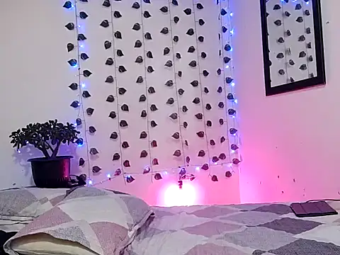 hotlatin92 online show from 12-30-24, 10:32