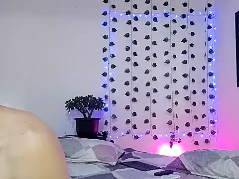 hotlatin92 online show from 12-30-24, 01:36