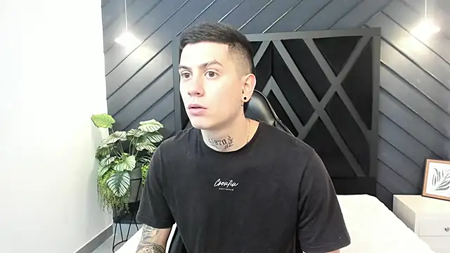 Snapshot of Yeiko_Romero_ chatting on 02-11-25, 04:56 Yeiko Romero online show from 02-11-25, 04:56