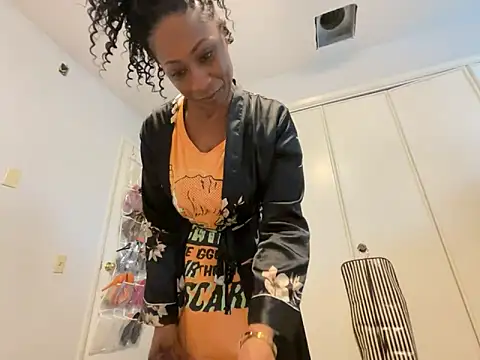 Snapshot of wynterheat chatting on 01-11-25, 03:52 wynterheat online show from 01-11-25, 03:52