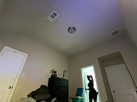 Snapshot of wynterheat chatting on 10-12-25, 01:26 wynterheat online show from 10-12-25, 01:26