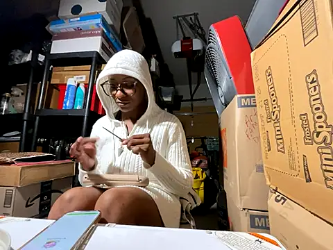 Snapshot of wynterheat chatting on 10-30-25, 05:02 wynterheat online show from 10-30-25, 05:02