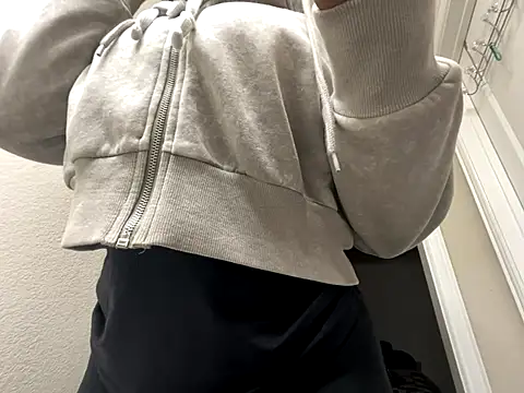 Snapshot of wynterheat chatting on 11-01-25, 07:10 wynterheat online show from 11-01-25, 07:10