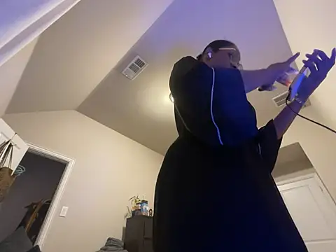 Snapshot of wynterheat chatting on 11-03-25, 01:08 wynterheat online show from 11-03-25, 01:08