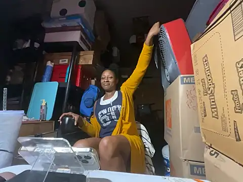 Snapshot of wynterheat chatting on 11-06-25, 07:31 wynterheat online show from 11-06-25, 07:31