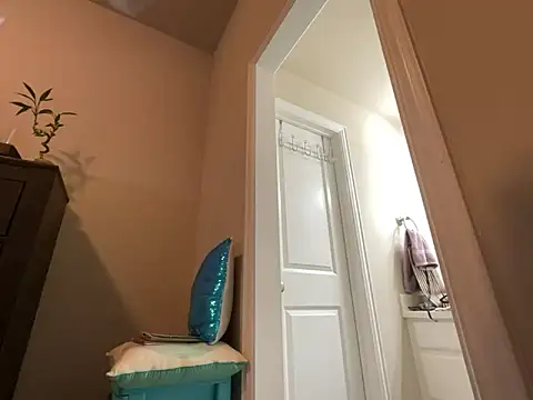 Snapshot of wynterheat chatting on 11-15-25, 05:42 wynterheat online show from 11-15-25, 05:42