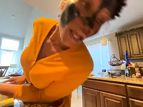 Snapshot of wynterheat chatting on 11-19-25, 10:21 wynterheat online show from 11-19-25, 10:21