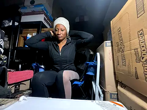 Snapshot of wynterheat chatting on 11-26-25, 08:37 wynterheat online show from 11-26-25, 08:37